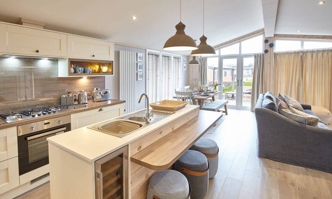 Runswick Bay Cabina | Host & Stay | Puffin's Rest