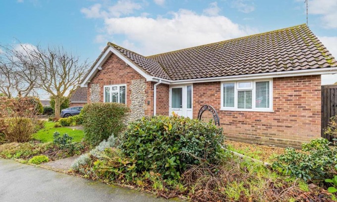Mundesley Casa | Host & Stay - Gorse Cottage
