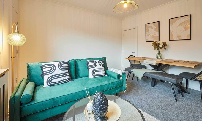 Castleford Casa | Host & Stay | Joffre Avenue