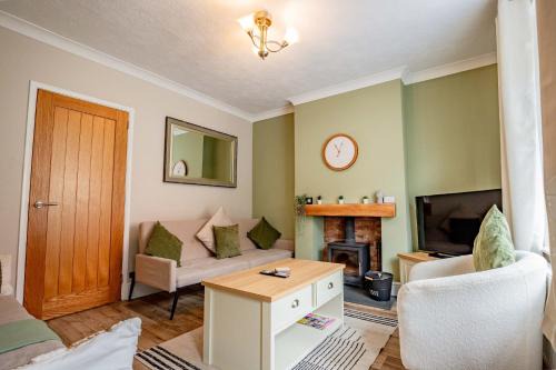 Ashbourne Casa | Host & Stay - Mayfield House