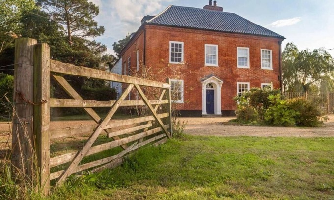 Dereham Casa | Host & Stay | Mill House