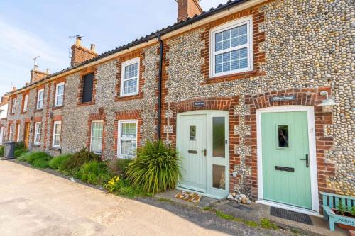 Bacton Casa | Host & Stay - Pilgrims Rest