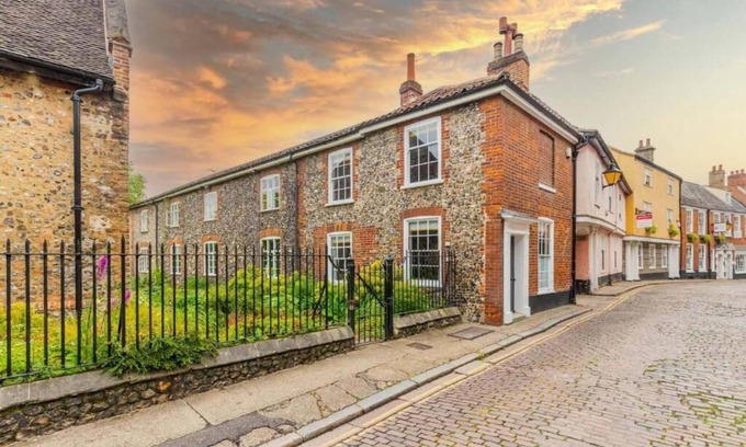 Norwich Cabaña | Host & Stay | Princes Cottage