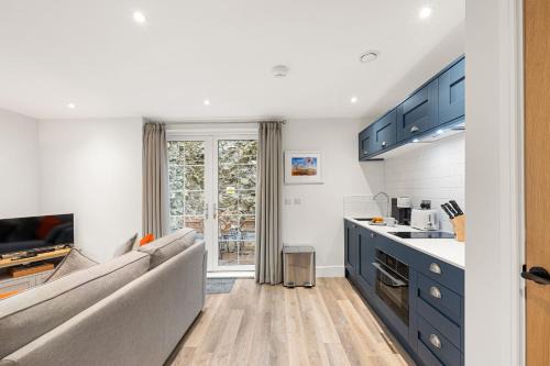 Stoney Middleton Casa | Host & Stay - Rock Mill Apt 1 with Terrace