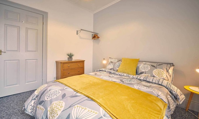 Seaton Delaval Casa | Host & Stay | Silverlinings