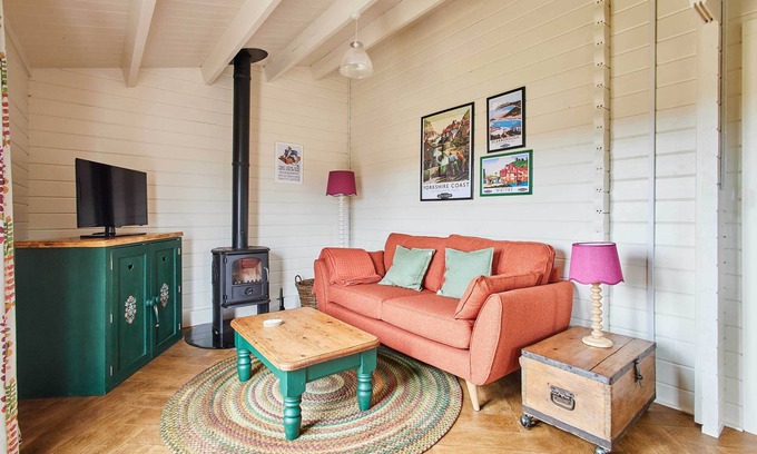 Sinnington Cabina | Host & Stay | Station House Cabin