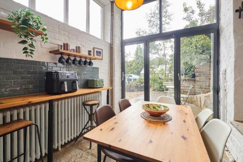 Mytholm Casa | Host & Stay - The Artist's House