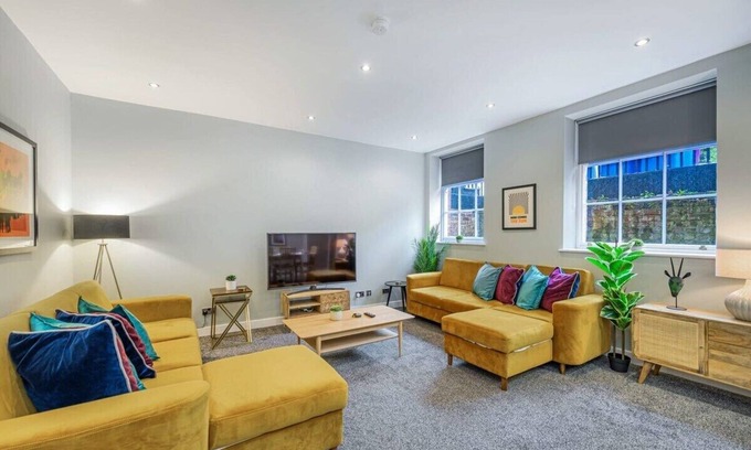 Georgian Quarter Apartamento | Host & Stay | The Georgian Quarters at Canning I
