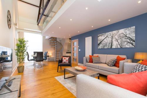 Holt Casa | Host & Stay - The Old Meeting Hall