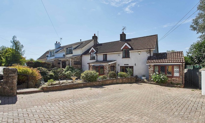 Wotton-under-Edge Casa | Host & Stay | Windles