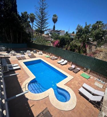 Miraflores del Palo Casa | Hostal Apartamentos Playa del Palo