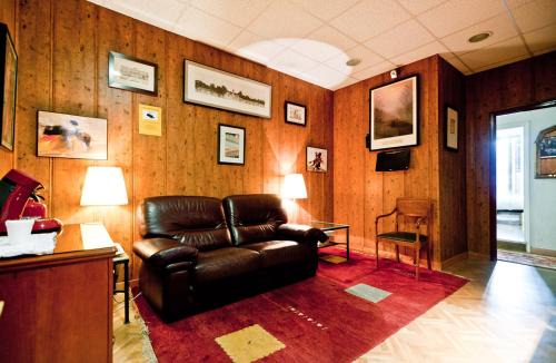 Justicia Casa | Hostal Asunción