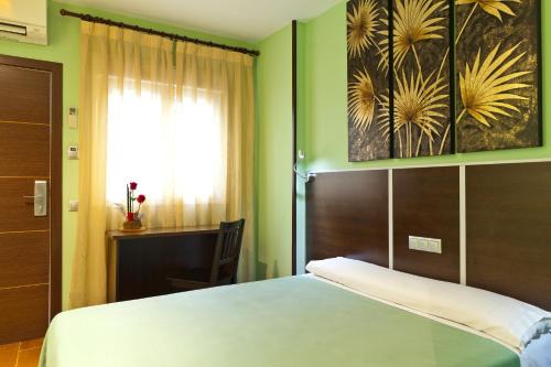 Barajas Casa | Hostal Avenida Barajas