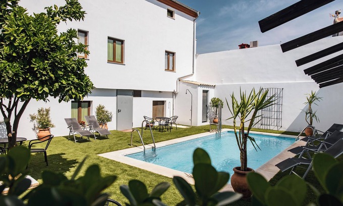 Centro histórico de Baeza Hostal | Hostal Aznaitin