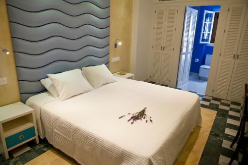 Centro de Conil de la Frontera Hotel | Hostal El Alojado de Velarde