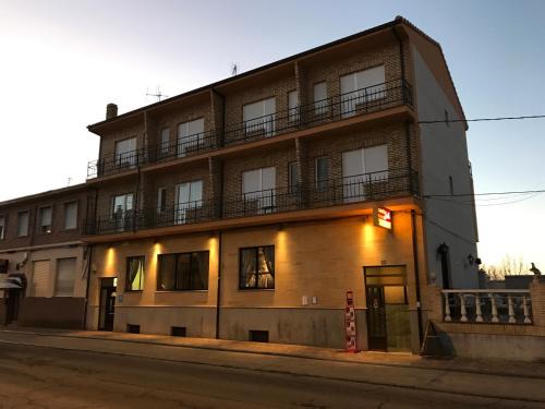 San Justo de la Vega Hostal | Hostal Juli