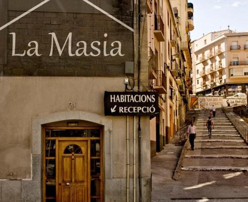 Centre Historic de Manresa Casa | Hostal La Masia