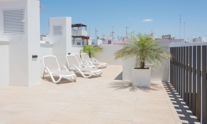 Centro de Conil de la Frontera Hotel | Hostal La Mina