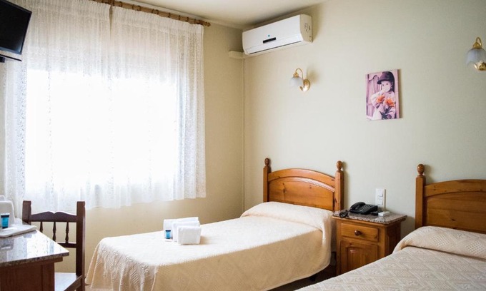 Sant Esteve Sesrovires Casa | Hostal Las Torres