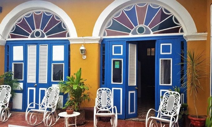 Remedios Casa | Hostal Los Vitrales