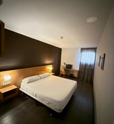 Casco Histórico de Vallecas Hotel | Hostal Mediterranea