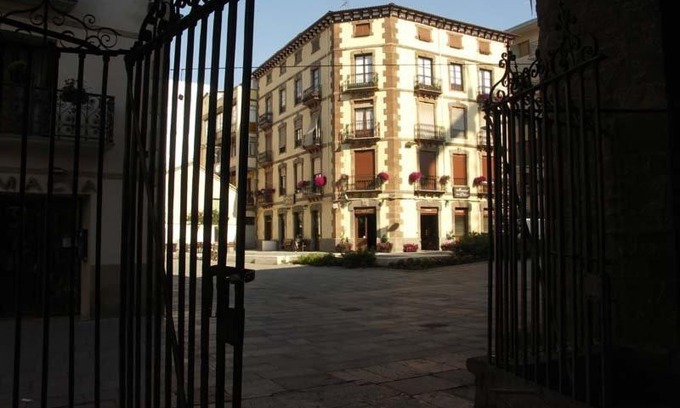 Jaca Casa | Hostal Paris