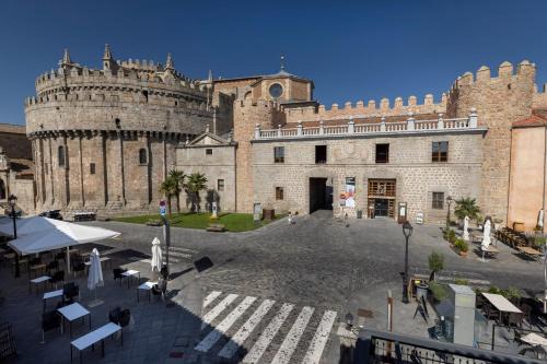 Old Town of Avila Casa | Hostal Restaurante Puerta del Alcázar