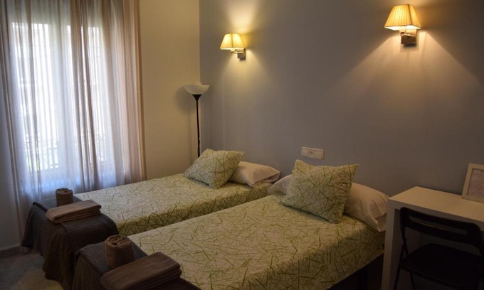 Barrio de La Latina Casa | Hostal Rofer