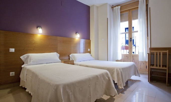 Embajadores Casa | Hostal Zabala