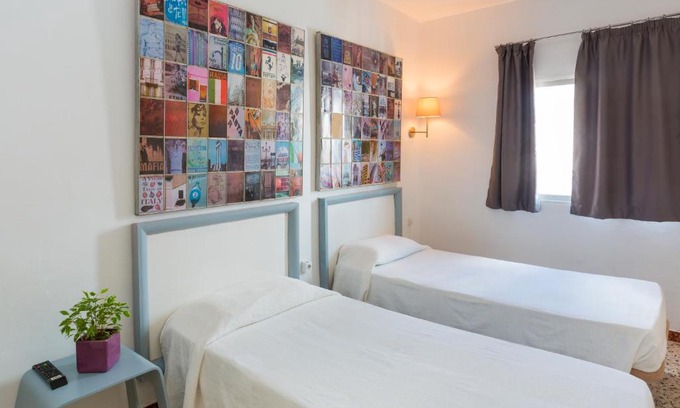 Torremolinos Hostal | Hostel Malaga Inn