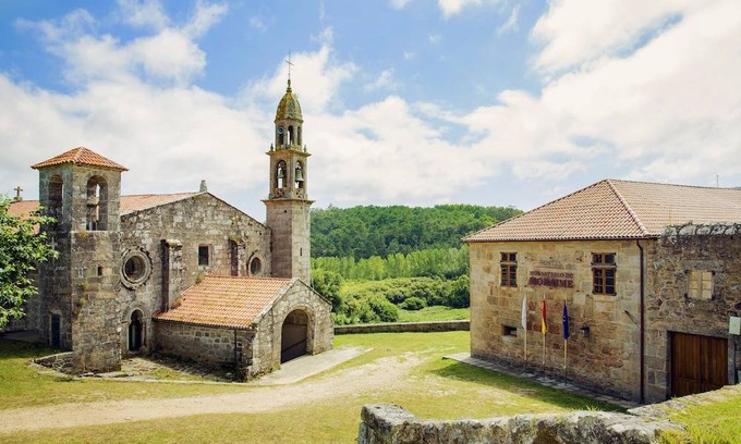 Moraime Hostal | Hostel Monasterio de Moraime