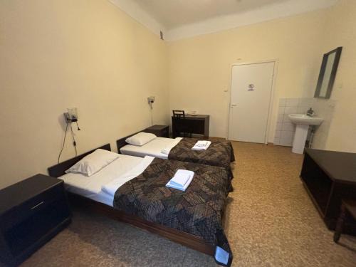 Centrs Hostal | Hostel Viktorija with Private Rooms