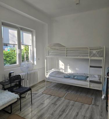 Zielonka Hostal | Hostel w Zielonce
