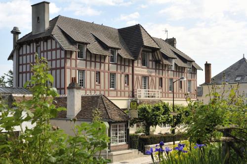 Chaumont-sur-Loire Hotel | Hostellerie Du Chateau