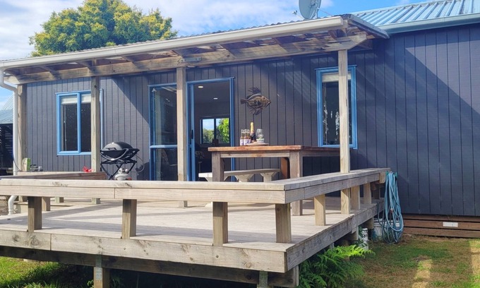 Matarangi Casa | Hosts on the Coast - A Honey on Manuka