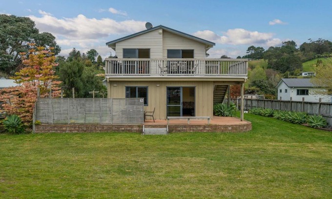 Cooks Beach Casa | Hosts on the Coast Laze Away on Cook
