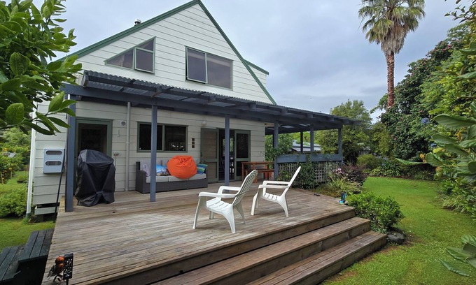 Whangamata Casa | Hosts on the Coast Treetops
