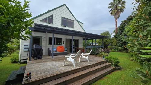 Whangamata Casa | Hosts on the Coast Treetops