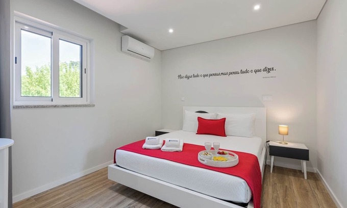 Miguas Casa | HostWise – Douro View Villa w/ 10 Suites and Pool