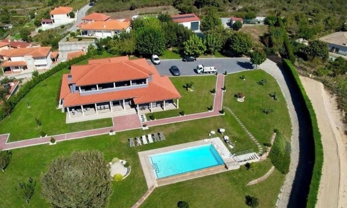 Miguas Casa | HostWise – Douro View Villa w/ 10 Suites and Pool