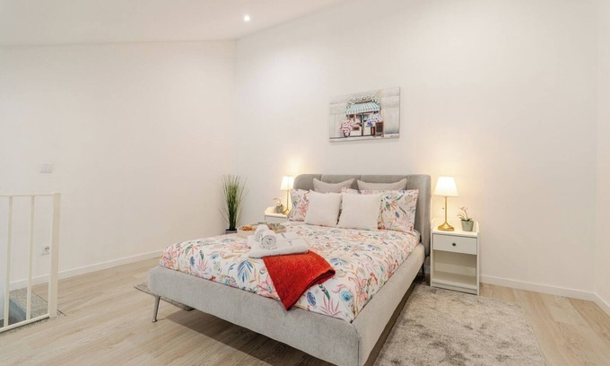 Paranhos Apartamento | HostWise - Charming Mezzanine Studio