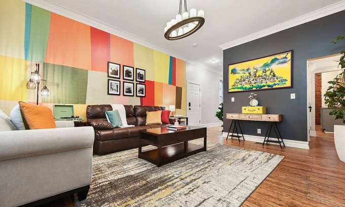 South Side Flats Casa | ★ HostWise Stays ★ King Beds, Driveway, Fire Pit, EV Charger!
