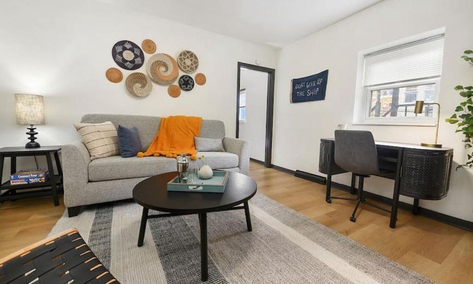 Lower Lawrenceville Apartamento | HostWise Stays - Prime Butler St Location - Lower Lawrenceville