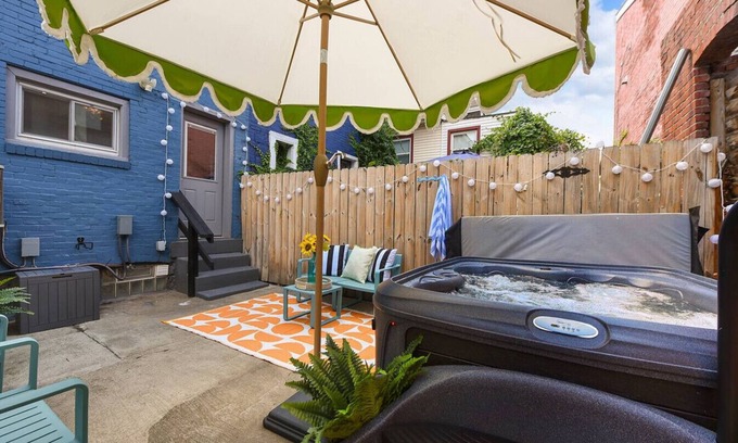 Lawrenceville Casa | Pet Friendly, Central Lawrenceville Rowhouse!