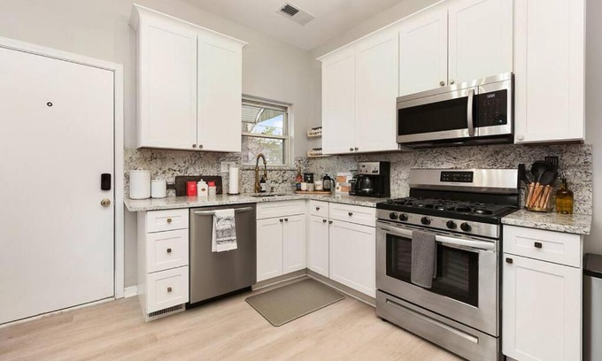 Lawrenceville Casa | HostWise Stays - The Geneva - Easy Walk to Childrens