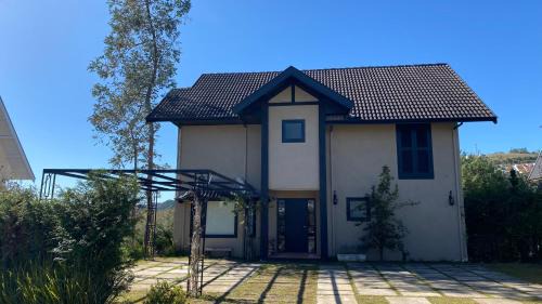 Campos do Jordao Casa | HOSTYN Casa Paraiso nas Montanhas, Condominio de Alto Padrão cercado pela Natureza