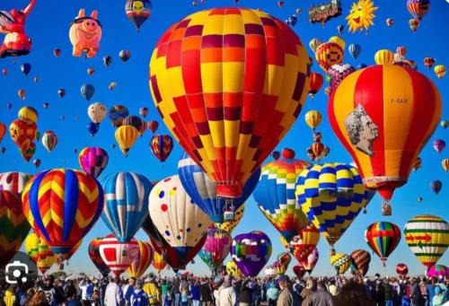 Taylor Ranch Casa | Hot Air Balloon Haven, King Bed, Office, Foosball, Crib