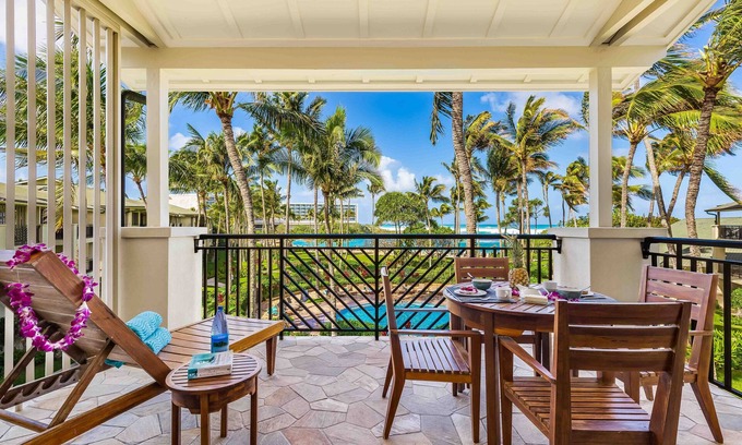 Kahuku Condominio | Hot Deal! Turtle Bay Villas 311 by Gather: Beachfront w/ Shared Pool, Spa, AC