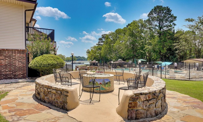 Lake Hamilton Apartamento | Hot Springs Condo on Lake Hamilton w/ Views!