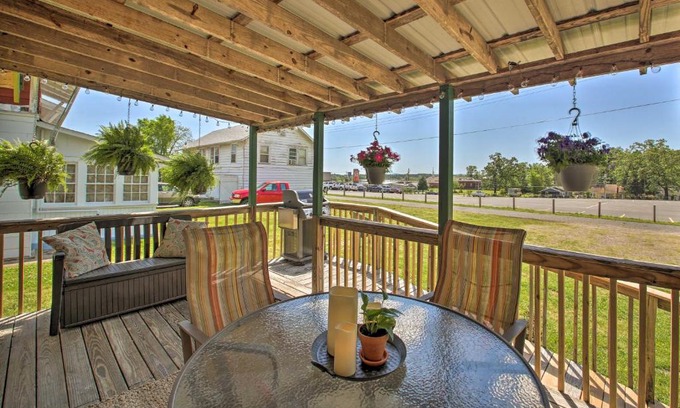 Hot Springs Casa | Hot Springs Home - Walk to Oaklawn Casino!